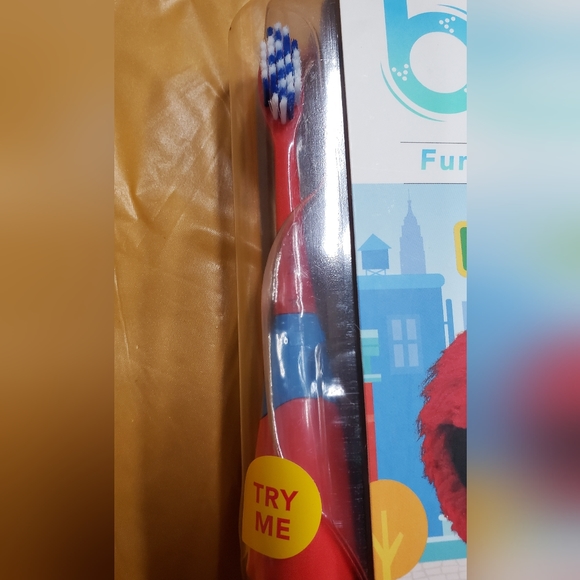 Elmo Brite Brush - kids electric singing toothbrush - Picture 3 of 4